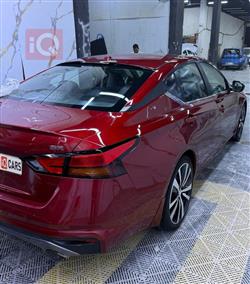 نيسان ألتيما